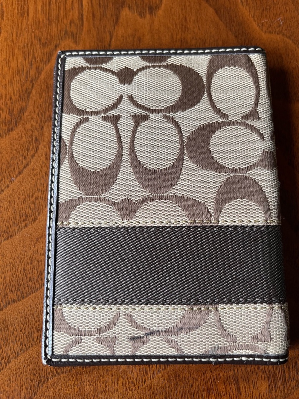 Coach Passport Case in Tan/Khaki signature canvas/black interior! Travel Style! - Picture 5 of 8